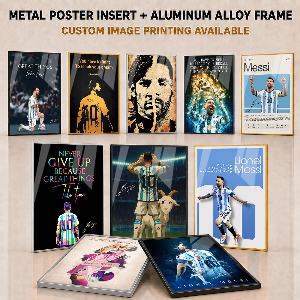 Home Gym Yes Or No - リオネル・メッシの写真を額装した金属製ポスター。スタジアムのヒーローをモチーフにしたイラストで、ご自宅のジムやスポーツクラブ、サッカーファンへのプレゼントに最適。